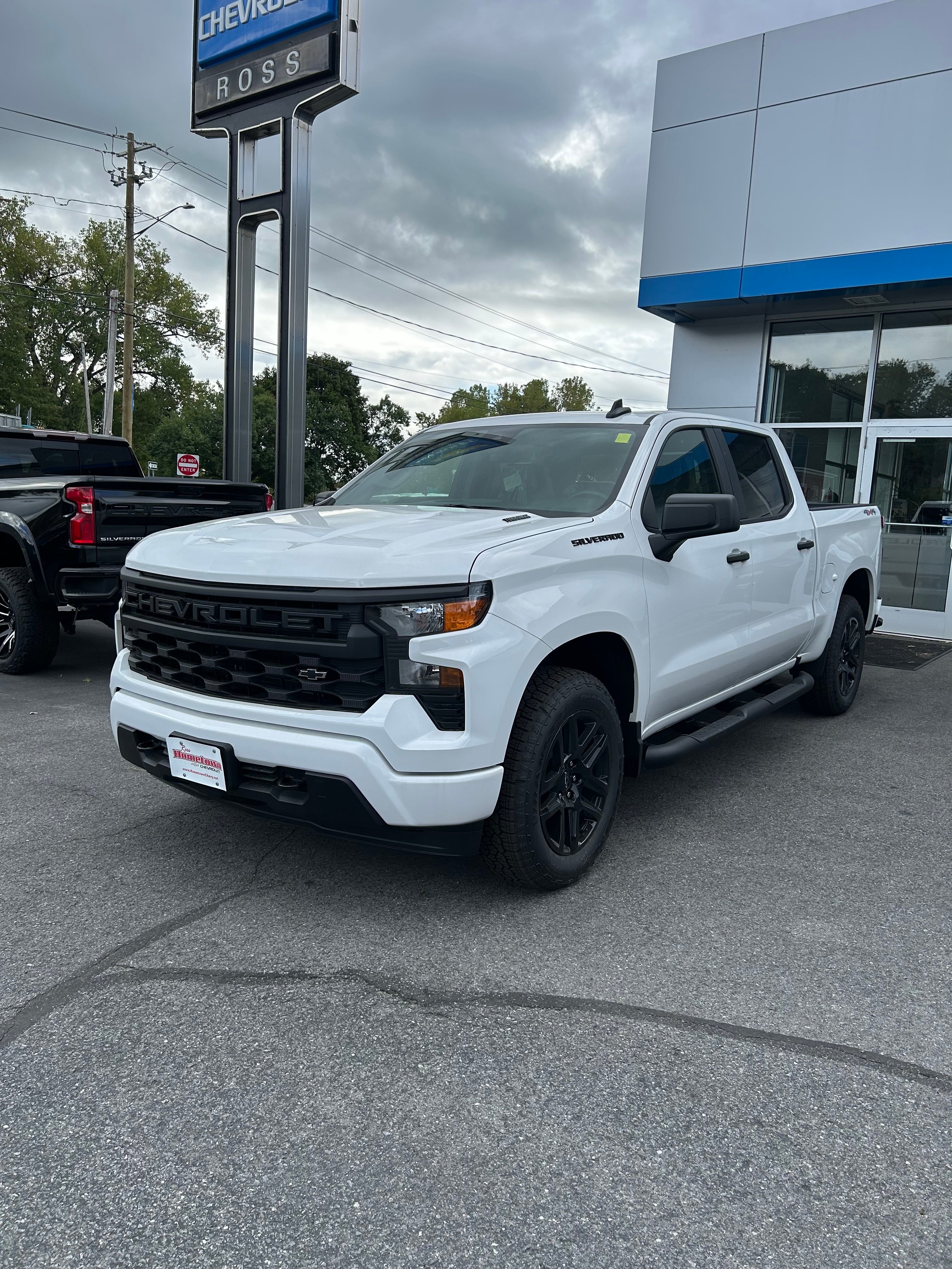 2025 Chevrolet Silverado 1500 Custom