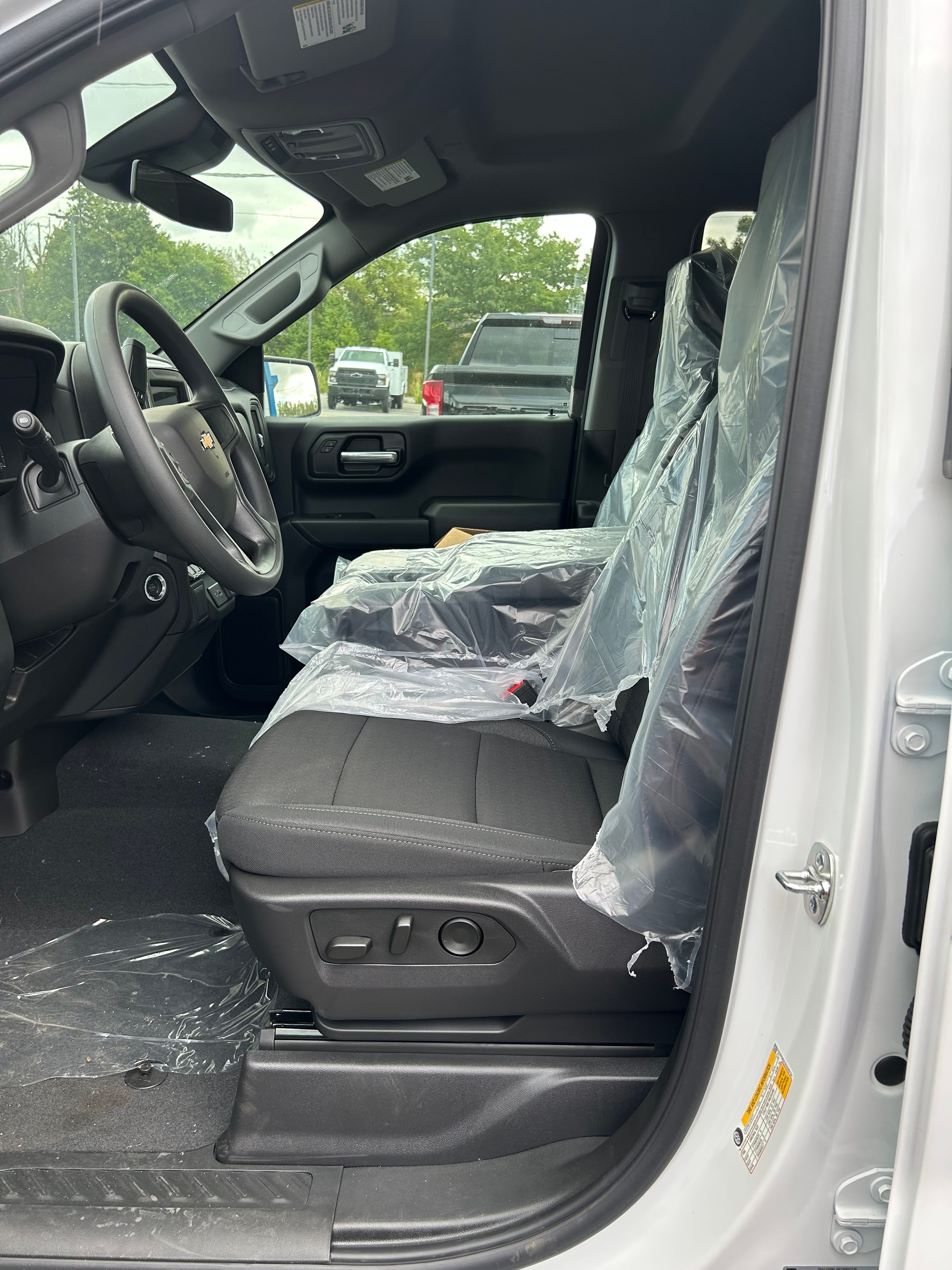 2025 Chevrolet Silverado 1500 Custom