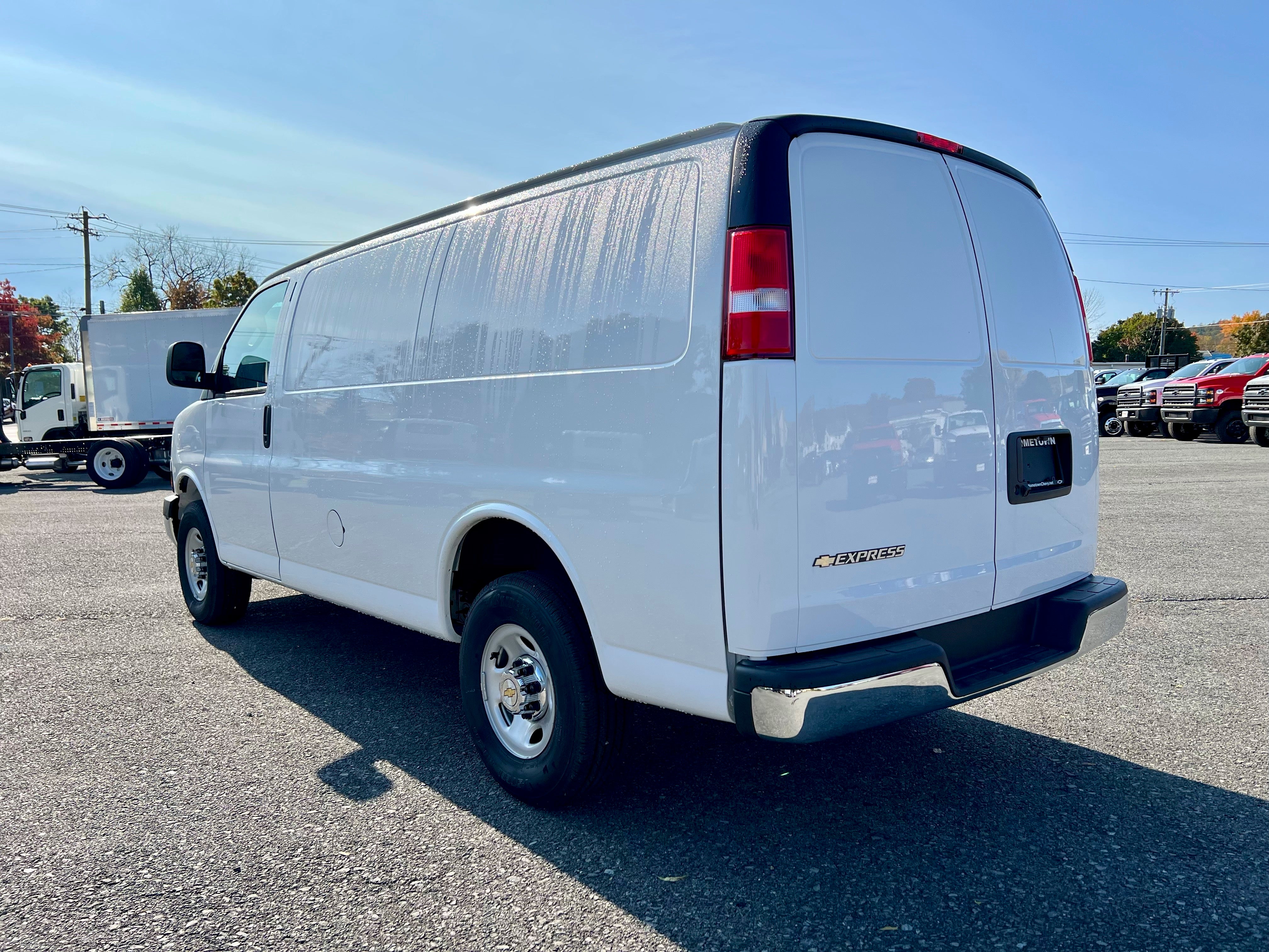 2024 Chevrolet Express Cargo 2500 WT