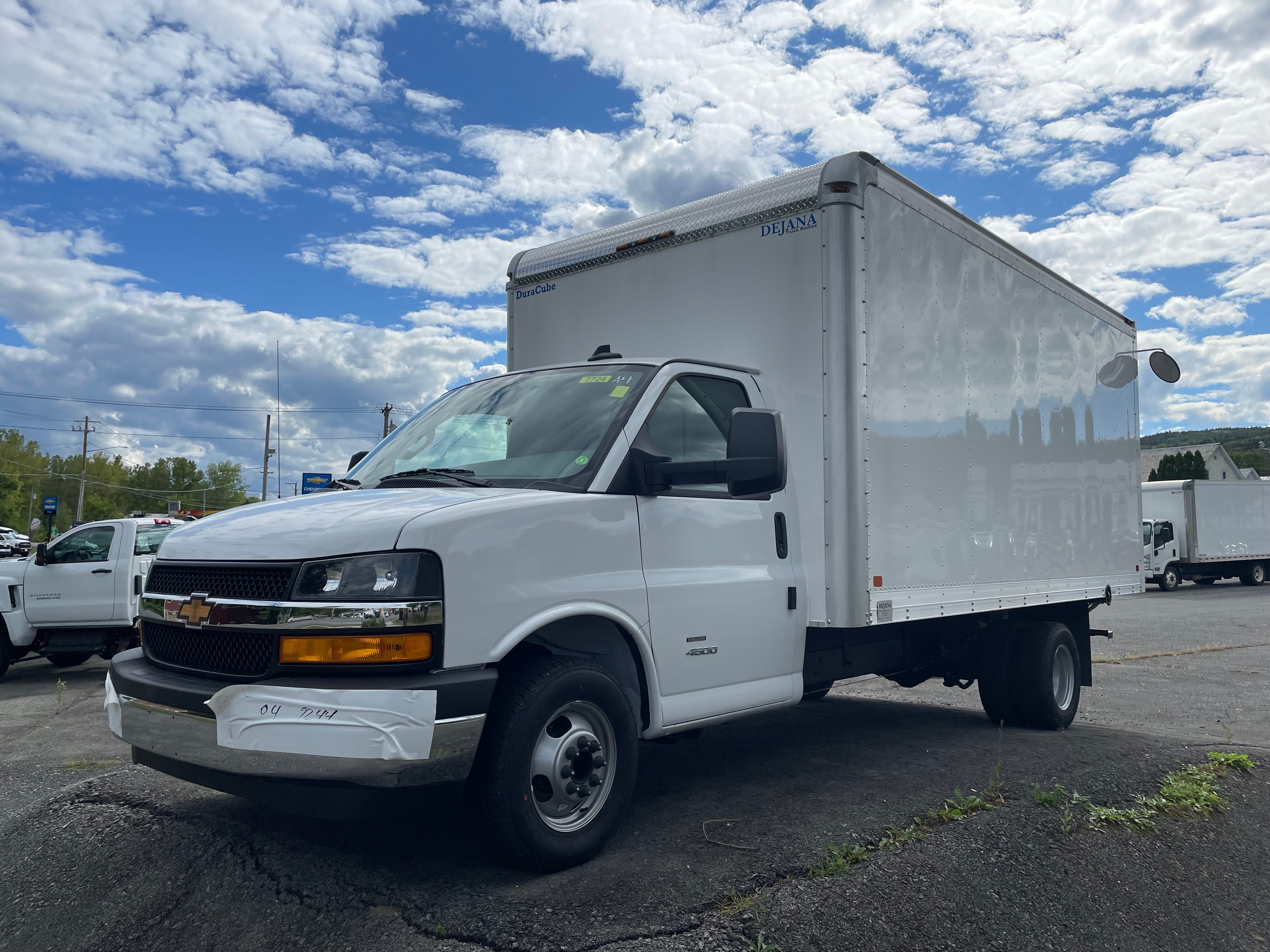 2025 Chevrolet Express Cutaway 4500 2WT