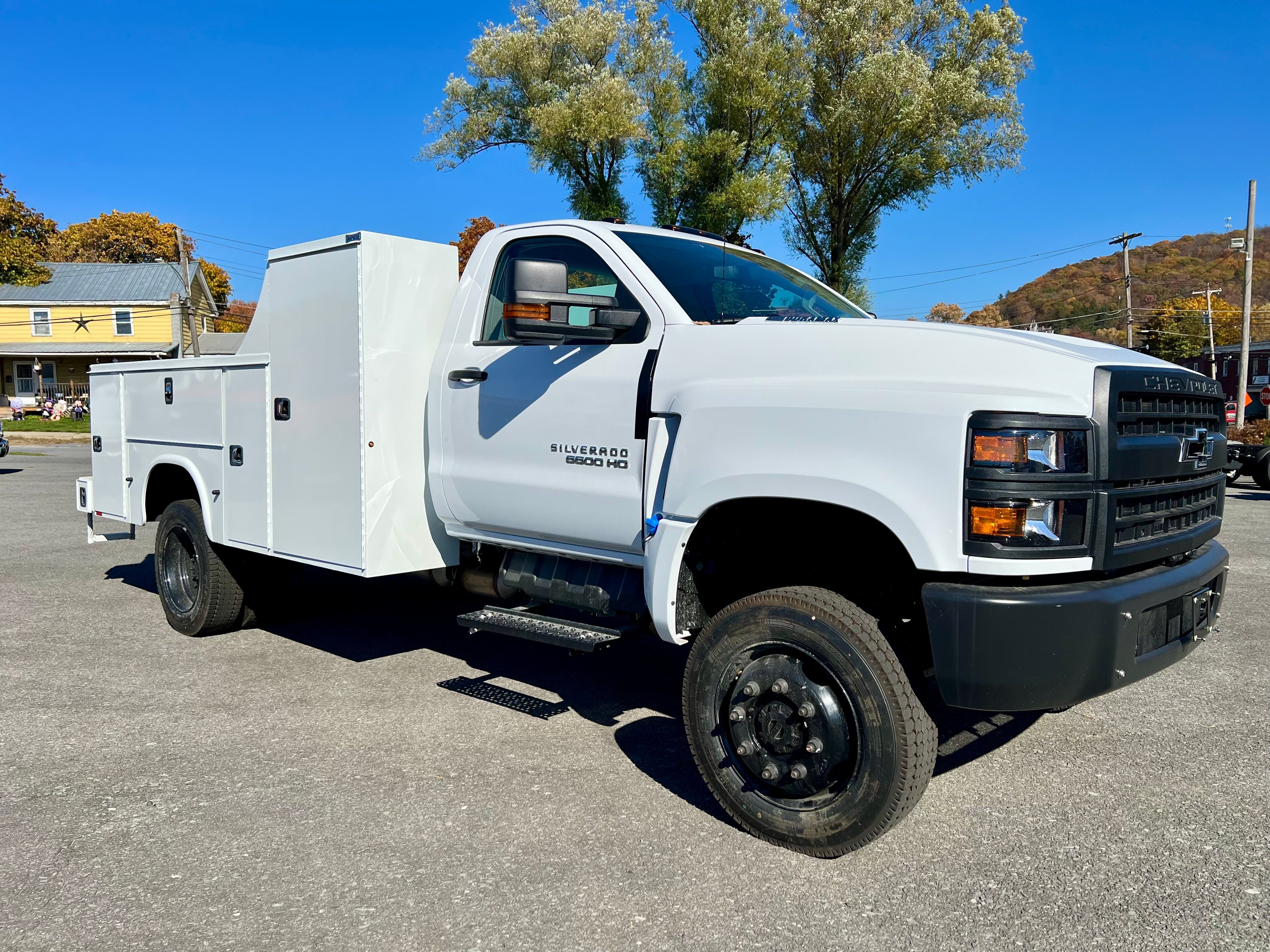 2024 Chevrolet Silverado 6500 HD Work Truck