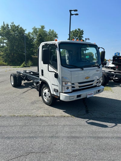 2025 Chevrolet Low Cab Forward 4500 Base