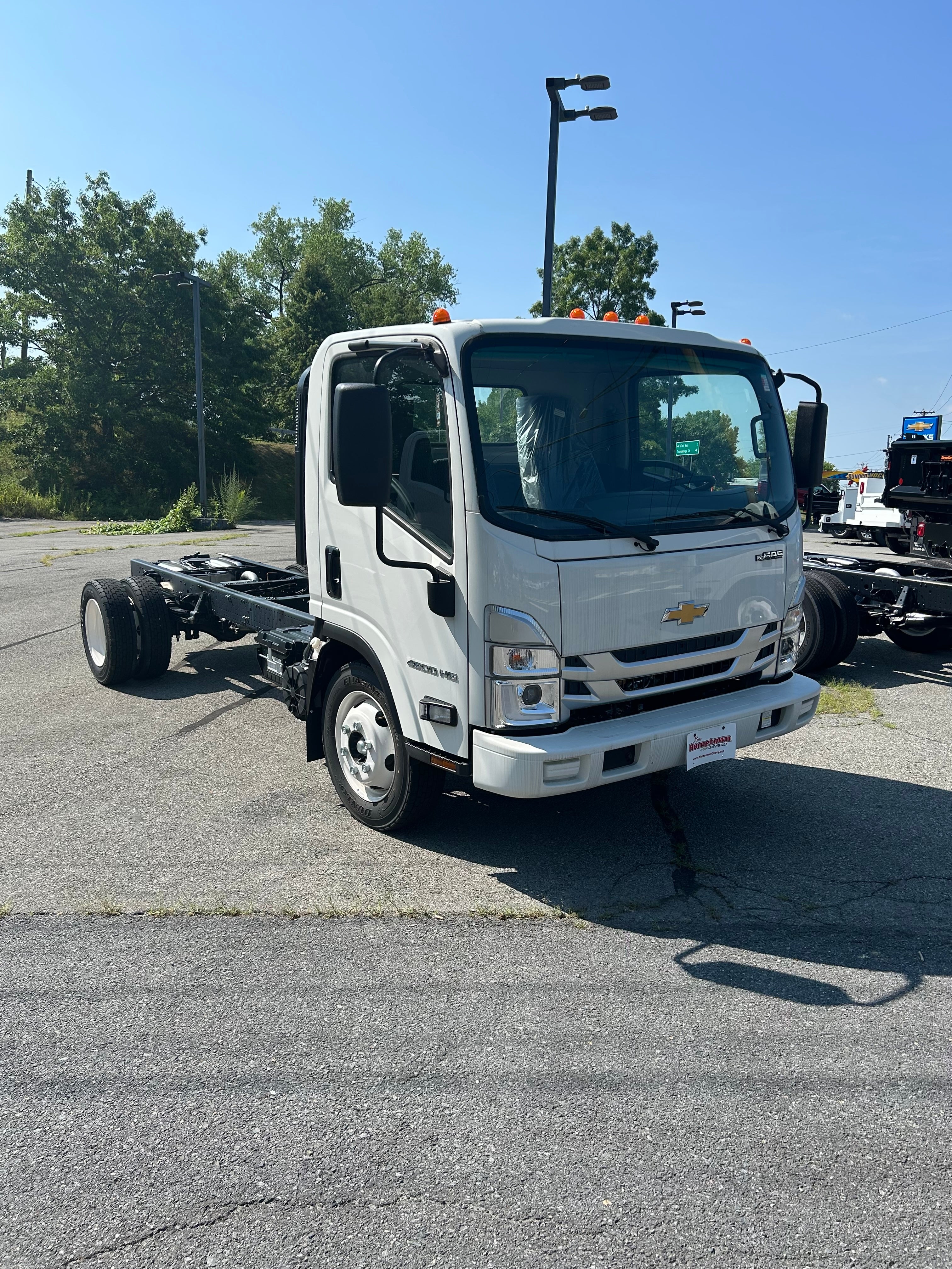 2025 Chevrolet Low Cab Forward 4500 Base